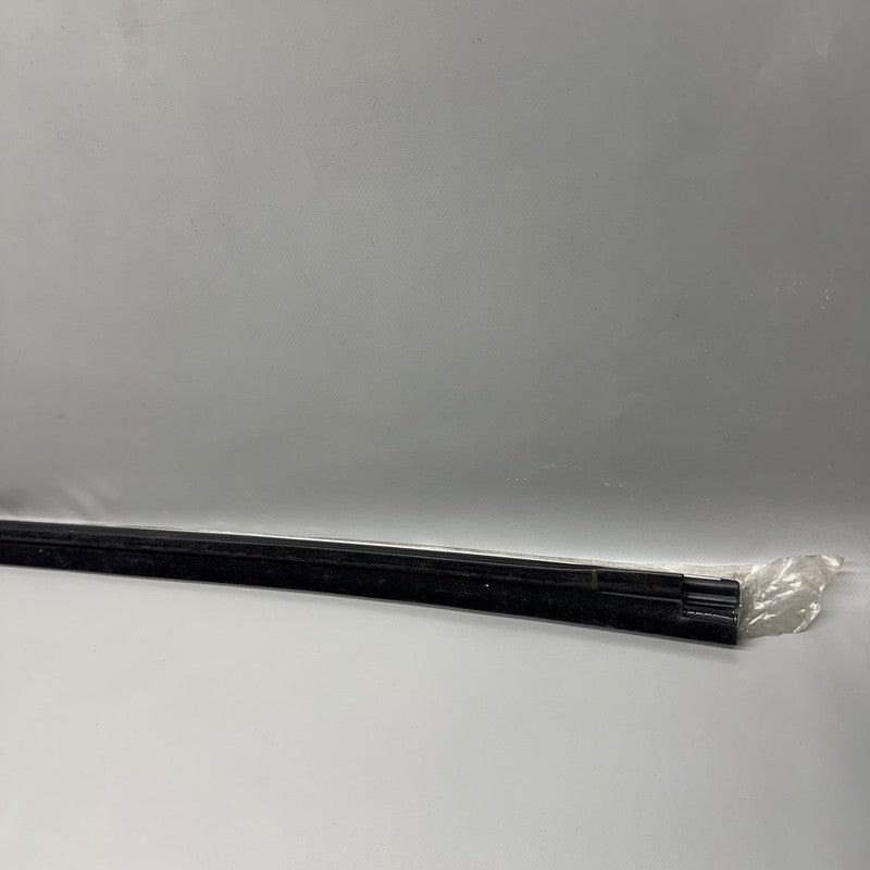 1032166-88-D TESLA MODEL X DOOR BELT MOLDING RIGHT FRONT 2016 2017 2018 2019 2020 OEM 