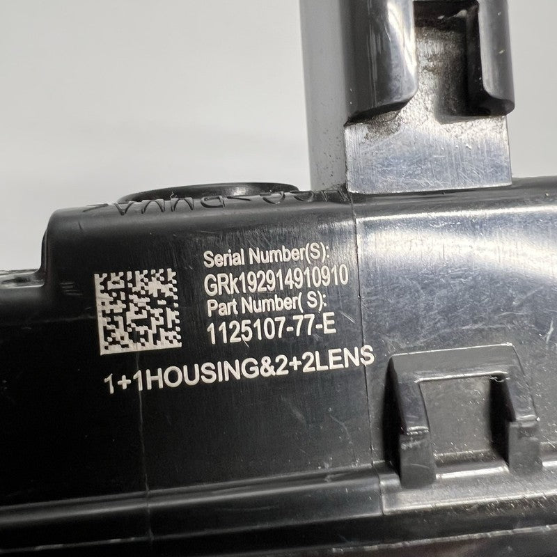 1125107-77-E TESLA MODEL 3 FENDER CAMERA MARKER RIGHT 2018 2019 2020 2021 1125107-77-E