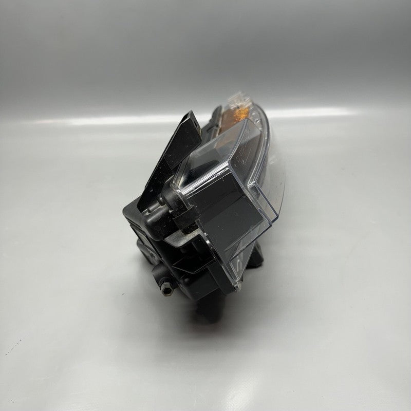 1077392-00-F TESLA MODEL 3 FOG LIGHT RIGHT PASSENGER 2017 18 19 20 21 2022 OEM 1077392-00-F