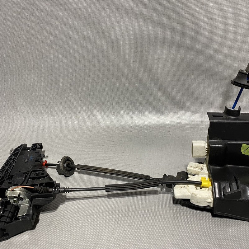 4H0839885 AUDI A8 DOOR HANDLE WITH LOCK LATCH 2011 2012 2013 2014 2015 2016 2017 OEM