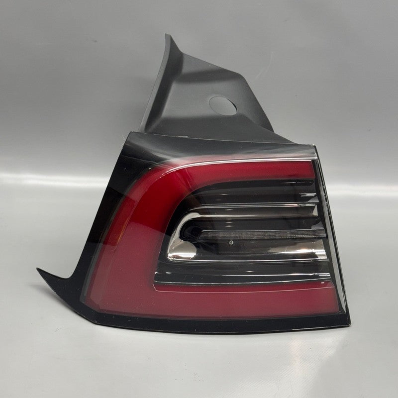 TESLA MODEL 3 TAIL LIGHT LEFT DRIVER 2017 2018-2020 2021 2022 2023 LED
