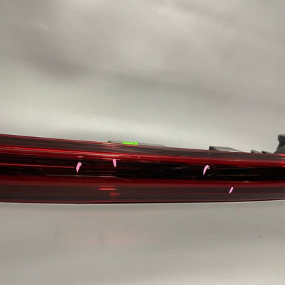 4KE945095C AUDI E-TRON CENTER REAR TAIL LIGHT 4KE945095C 2019 2020 OEM