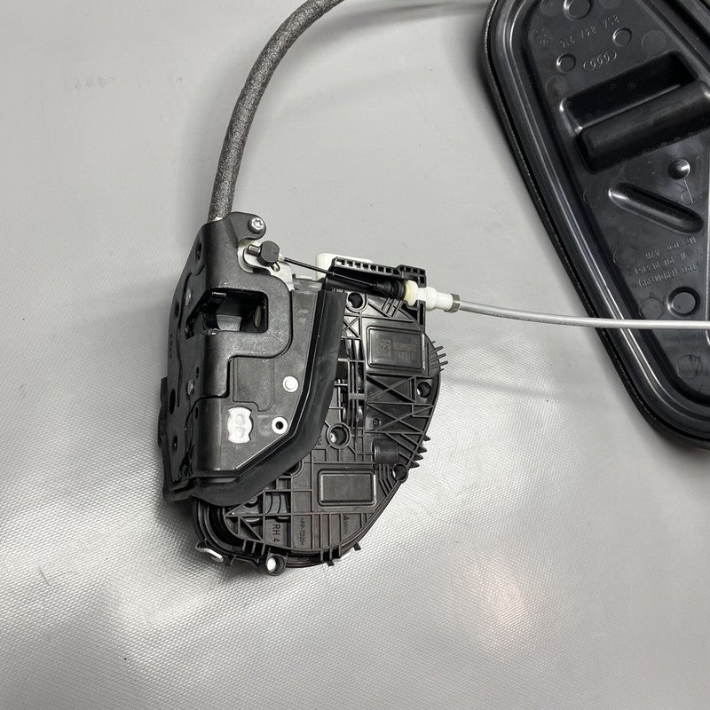 8X1837016E AUDI A4 A5 LOCK LATCH RIGHT 8X1837016E 2021 2022 OEM