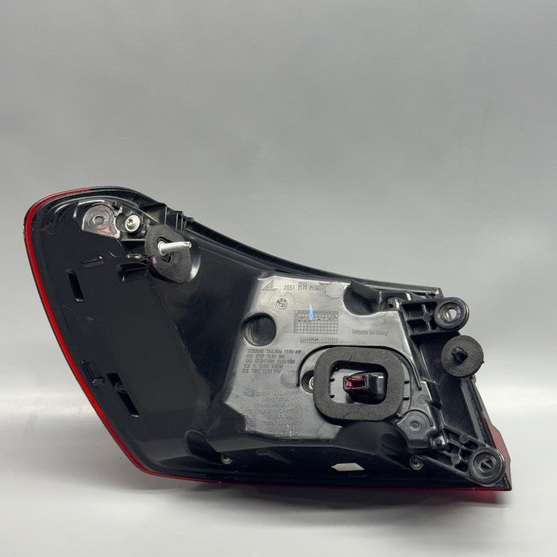 BMW 740 750 TAIL LIGHT RIGHT PASSENGER 2020 2021 2022 LED OEM H4748120