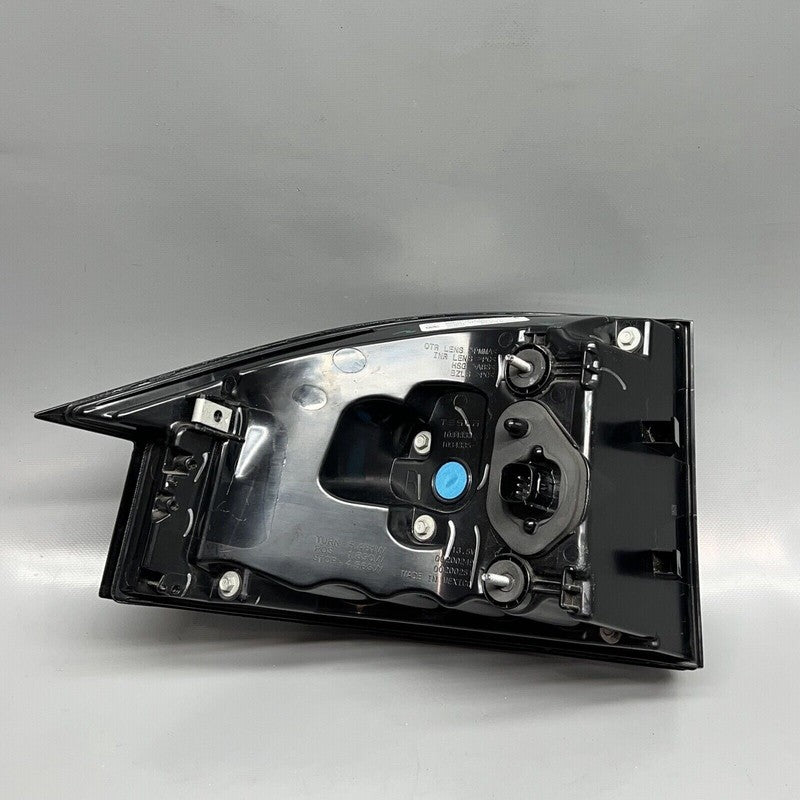 1034333-00-A TESLA MODEL X TAIL LIGHT RIGHT PASSENGER 2016 17 18 19 2020 LED OEM 1034333-00-A