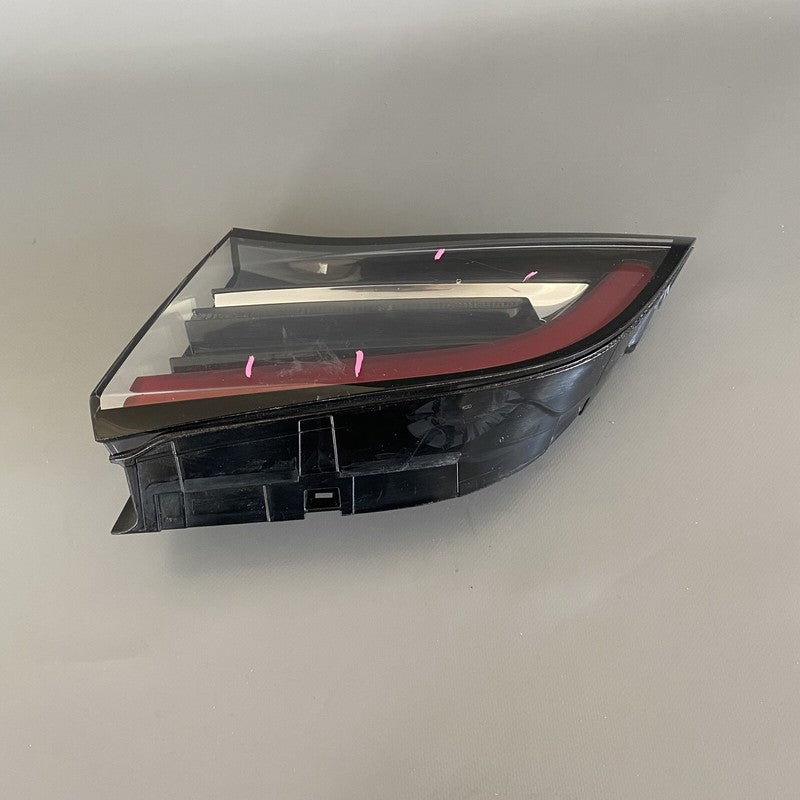 1502089-00-B TESLA MODEL 3 INNER TAIL LIGHT RIGHT SIDE 1502089-00-B 2017 2018 2019 2020 OEM