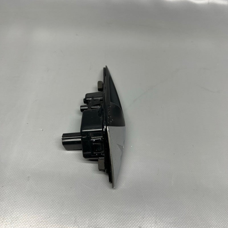 TESLA MODEL 3 FENDER CAMERA MARKER RIGHT 2017 2018 2019 2020 2021 1125