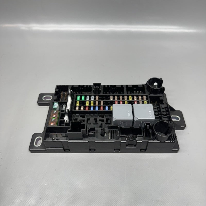 M8D2-14A073-BA LAND ROVER DISCOVERY SPORT FUSE BOX 2020 2021 2022 2023 OEM M8D2-14A073-BA