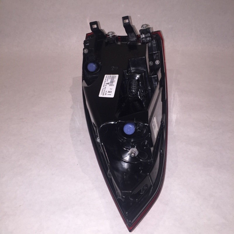 PORSCHE CAYENNE RIGHT PASSENGER SIDE TAIL LIGHT 2015 2016 OEM 7P594520