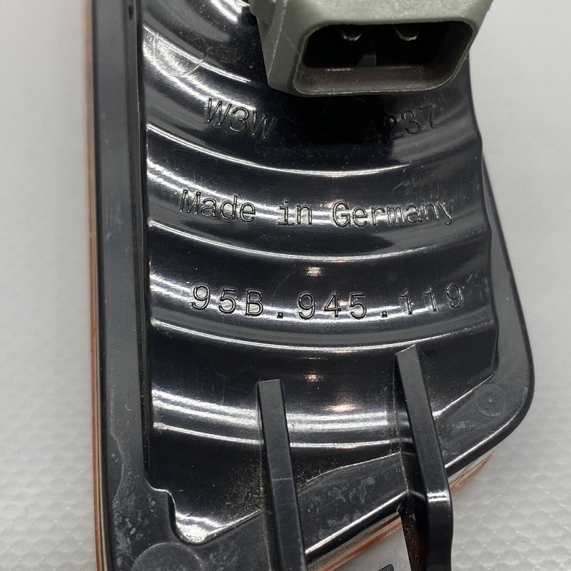 95B945119 PORSCHE MACAN FRONT BUMPER MARKER 95B945119 2016 2017 2018 2019 2020 2021 OEM