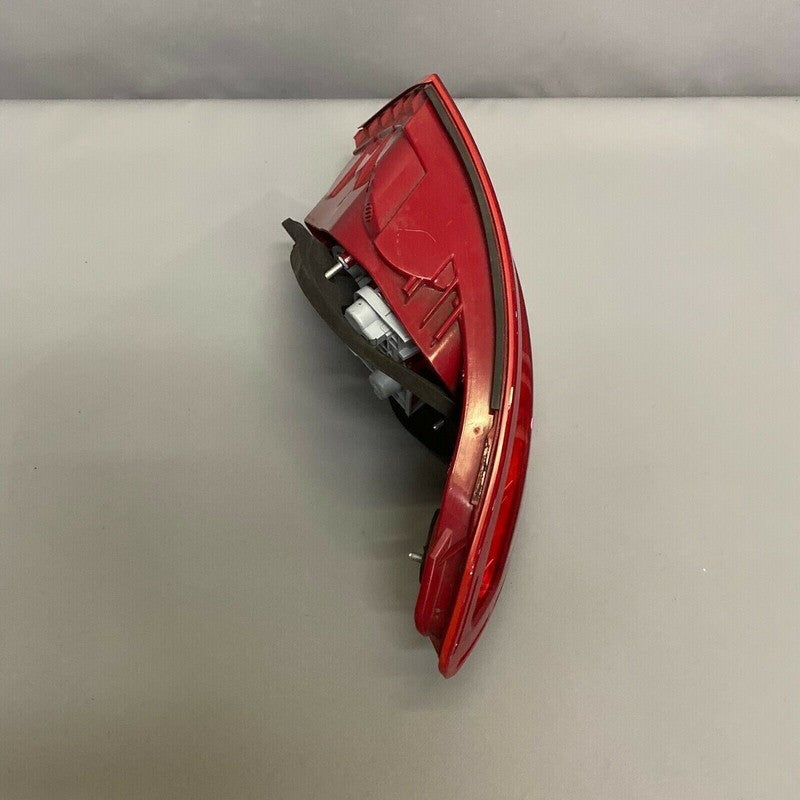 2048200164 MERCEDES BENZ C300 C350 TAIL LIGHT LEFT DRIVER SIDE 2008 2009 2010 SEDAN OEM