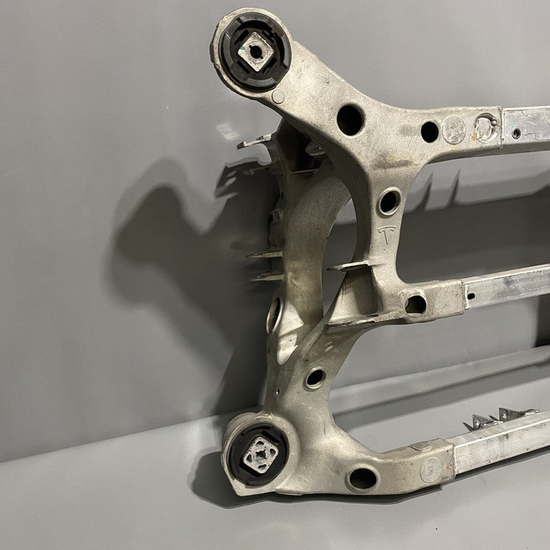 1009826-00-A TESLA MODEL S CROSSMEMBER REAR SUBFRAME RWD 1009826-00-A 2012 2013 2014 2015 OEM