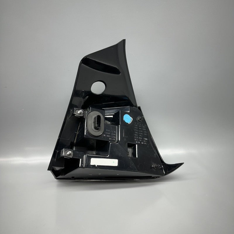 1502086-00-D TESLA MODEL Y TAIL LIGHT LEFT DRIVER 2020 2021 22 2023 2024 LED OEM 1502086-00-D