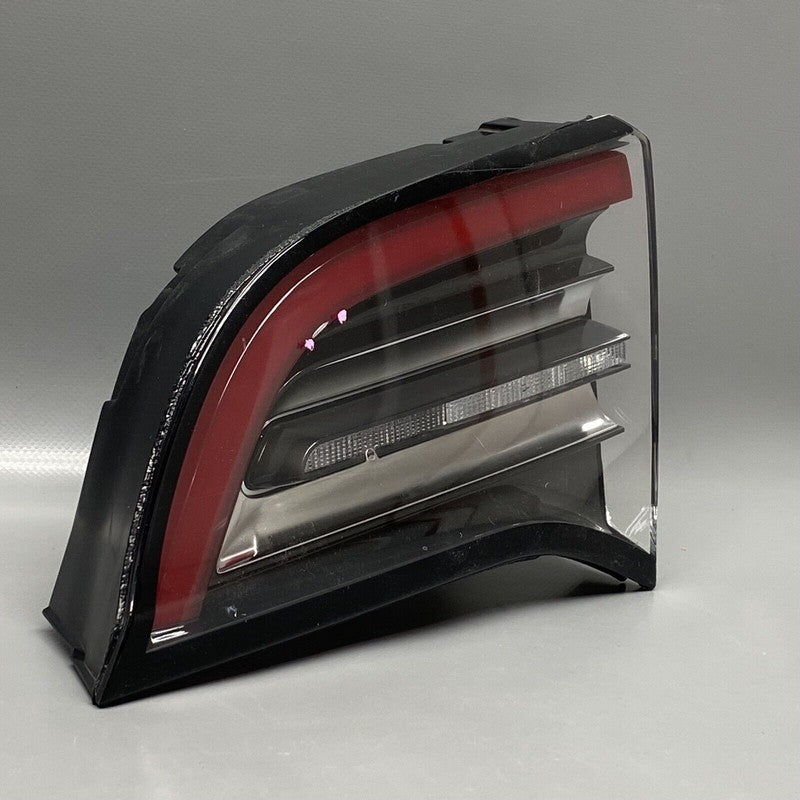 TESLA MODEL 3 TAIL LIGHT TRUNK RIGHT PASSENGER 1077402-00-E 2017 18 19