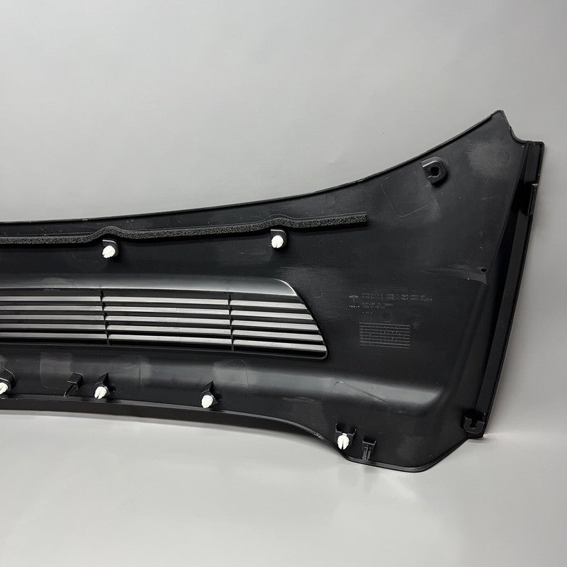 1492605-00-B TESLA MODEL Y WINDSHIELD WINDOW WIPER COWL PANEL 2020 21 22 2023 1619812-00-B