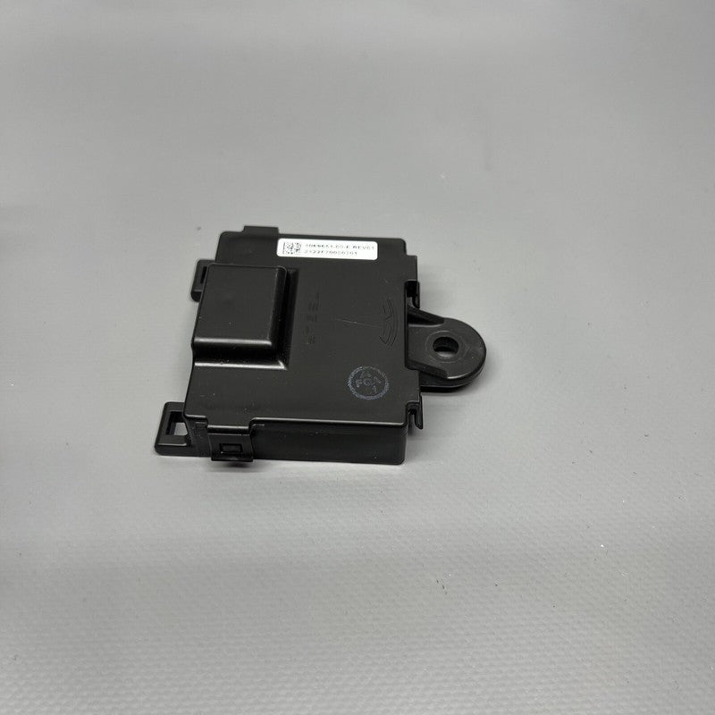 10696551-00-E TESLA MODEL S DOOR HANDLE CONTROL UNIT MODULE FRONT 2016 2017 2018 2019 OEM