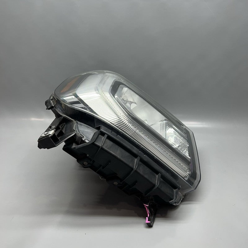 84016911 GMC SIERRA HEADLIGHT RIGHT PASSENGER 2016 2017 2018 2019 XENON OEM 84016911