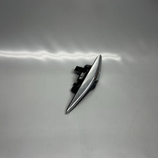 1125106-77-E TESLA MODEL 3 FENDER CAMERA MARKER LEFT 2018 2019 2020 2021 1125106-77-E