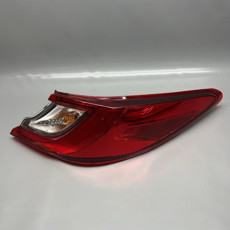 TOYOTA CAMRY TAIL LIGHT RIGHT PASSENGER 2025 2026 OEM
