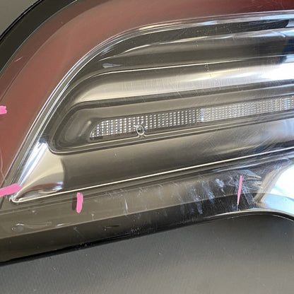 1077402-00-E TESLA MODEL 3 INNER TAIL LIGHT RIGHT SIDE 1077402-00-E 2017 2018 2019 2020 OEM
