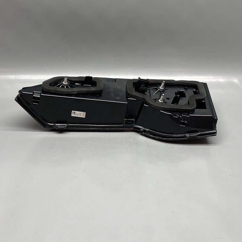 BMW X7 TAIL LIGHT RIGHT INNER 2022 2023 OEM