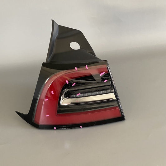 1077397-00-E TESLA MODEL 3 TAIL LIGHT LEFT DRIVER SIDE 2017 2018 2019 2020 2021 2022 OEM 