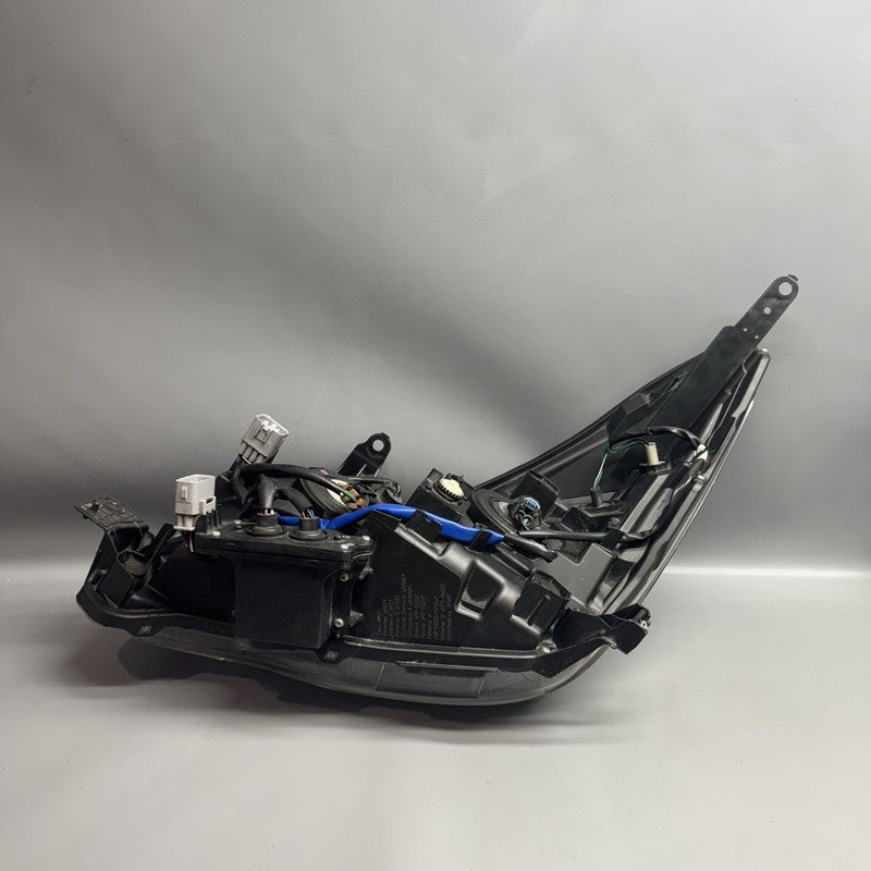 SUBARU FORESTER HEADLIGHT RIGHT PASSENGER 2017 2018 HALOGEN OEM 