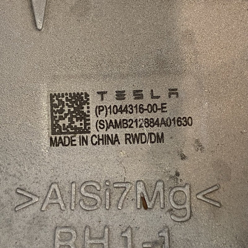 1044316-00-E TESLA MODEL 3 KNUCKLE RIGHT FRONT RWD/DM 2017 2018 2019 2020 2021 OEM