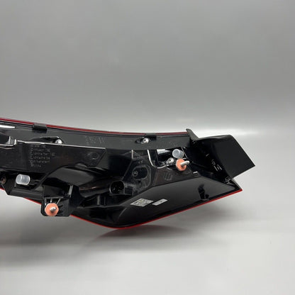 A1189068000 MERCEDES CLA250 TAIL LIGHT RIGHT PASSENGER 2020 2021 2022 LED A1189068000 OEM