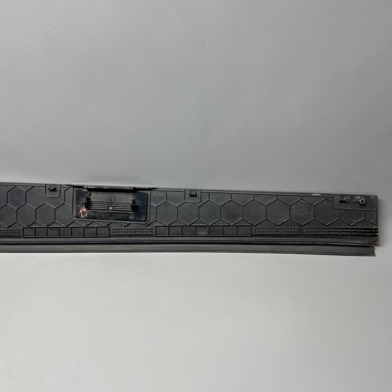 TESLA CYBERTRUCK BEDSIDE SAIL APPLIQUE RIGHT 2024 2025 OEM 1741539-00-