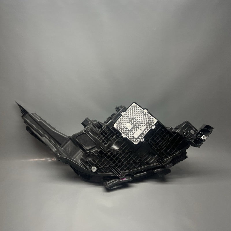 M8E2-13W030-CM RANGE ROVER HSE HEADLIGHT LEFT DRIVER 2023 2024 2025 DUEL PROJECTOR OEM