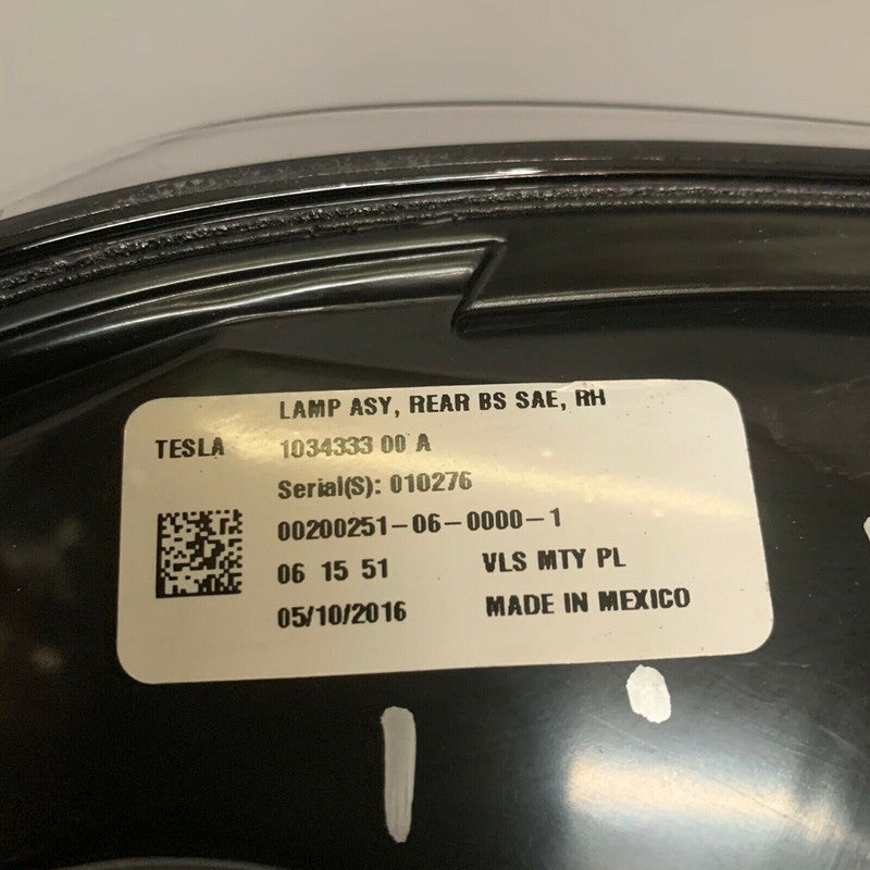 1034333-00-A TESLA MODEL X TAIL LIGHT RIGHT PASSENGER SIDE 2016 2017 2018 2019 OEM
