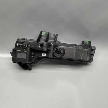 1077392-00-C TESLA MODEL 3 FOG LIGHT RIGHT PASSENGER 2017 2018 2019 20 21 2022 1077392-00-C