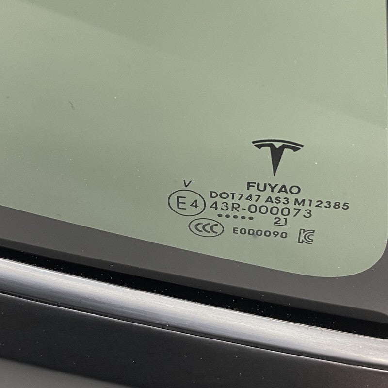 1495741-00-E TESLA MODEL Y QUARTER GLASS RIGHT REAR 2020 2021 2022 2023 OEM 1495741-00-E