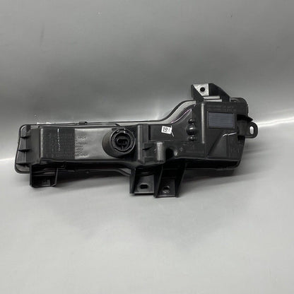 1077390-00-F TESLA MODEL 3 FOG LIGHT RIGHT PASSENGER 2017 18 19 20 21 2022 2 PIN 1077390-00-F