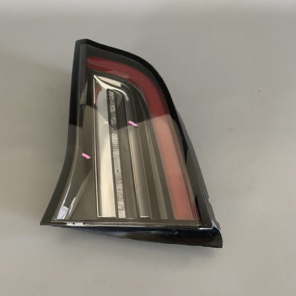 1077402-00-F TESLA MODEL 3 TAIL LIGHT INNER RIGHT SIDE 1077402-00-F 2017 2018 2019 2020 OEM