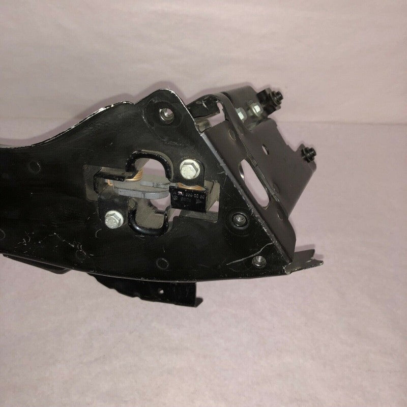 W221 MERCEDES BENZ E320 E350 SUPPORT BRACKET 2003 2004 2005 2006 2007 OEM