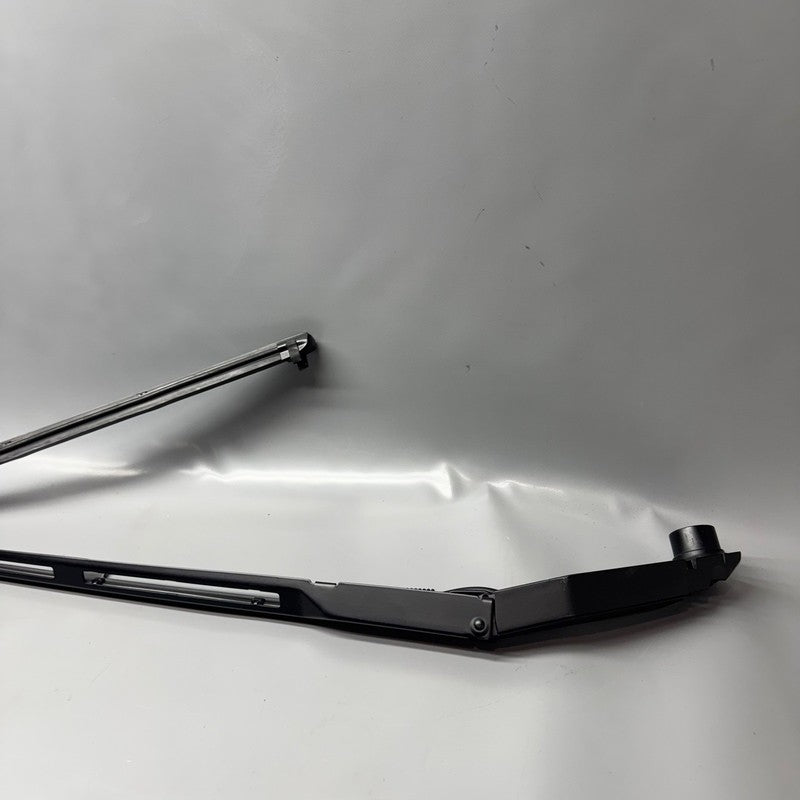TESLA CYBERTRUCK WINDSHIELD WIPER 2024 2025 OEM 1853255-98-D