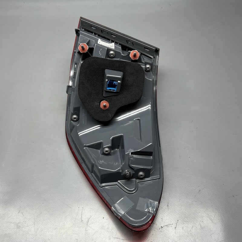 MERCEDES BENZ GLC300 TAIL LIGHT LEFT DRIVER LED OEM 2016 2017 2018 201