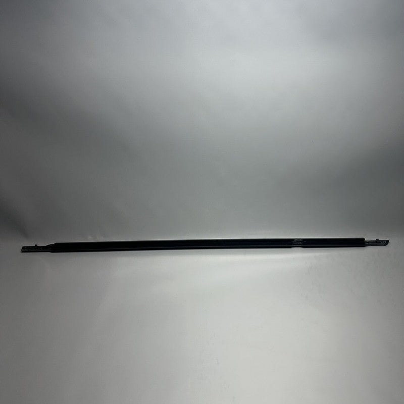 82220L1000 HYUNDAI SONATA DOOR WINDOW MOLDING RIGHT FRONT 2020 2021 2022 2023 82220L1000