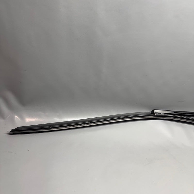 TESLA CYBERTRUCK WINDSHIELD WIPER 2024 2025 OEM 1853255-00-E