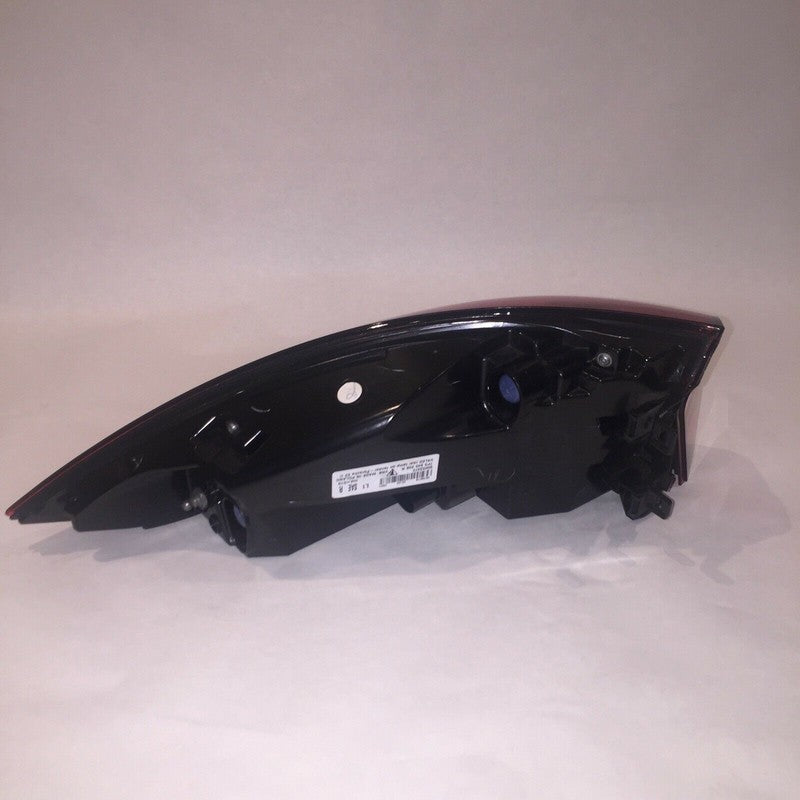 7P5945208R PORSCHE CAYENNE TAIL LIGHT RIGHT SIDE 7P5945208R 2015 2016 2017 LED OEM