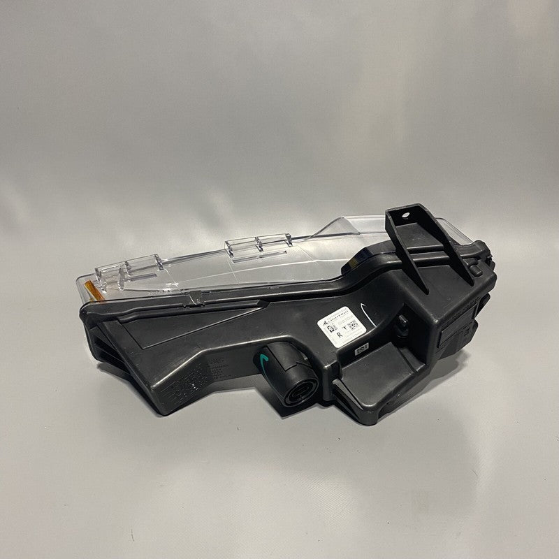 1077390-00-F TESLA MODEL 3 FOG LIGHT RIGHT PASSENGER 1077390-00-F 2017 2018 2019 2020 OEM