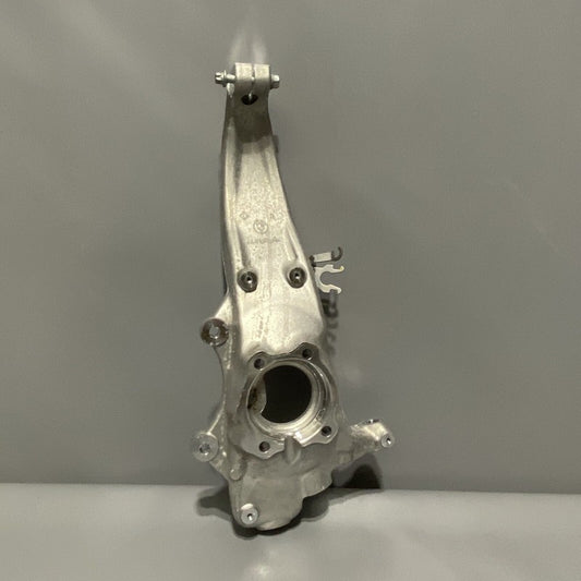 688438202 BMW 840 KNUCKLE RIGHT FRONT 540 2018 2019 2020 688438202 OEM