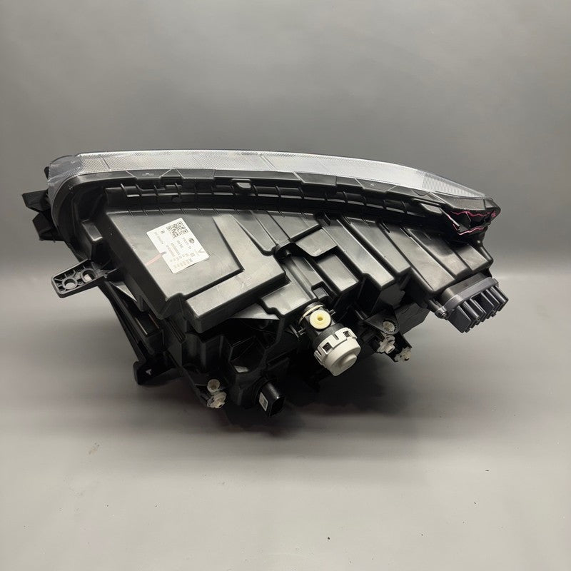 VINFAST VF8 HEADLIGHT RIGHT PASSENGER LED 2023 2024 2025 OEM