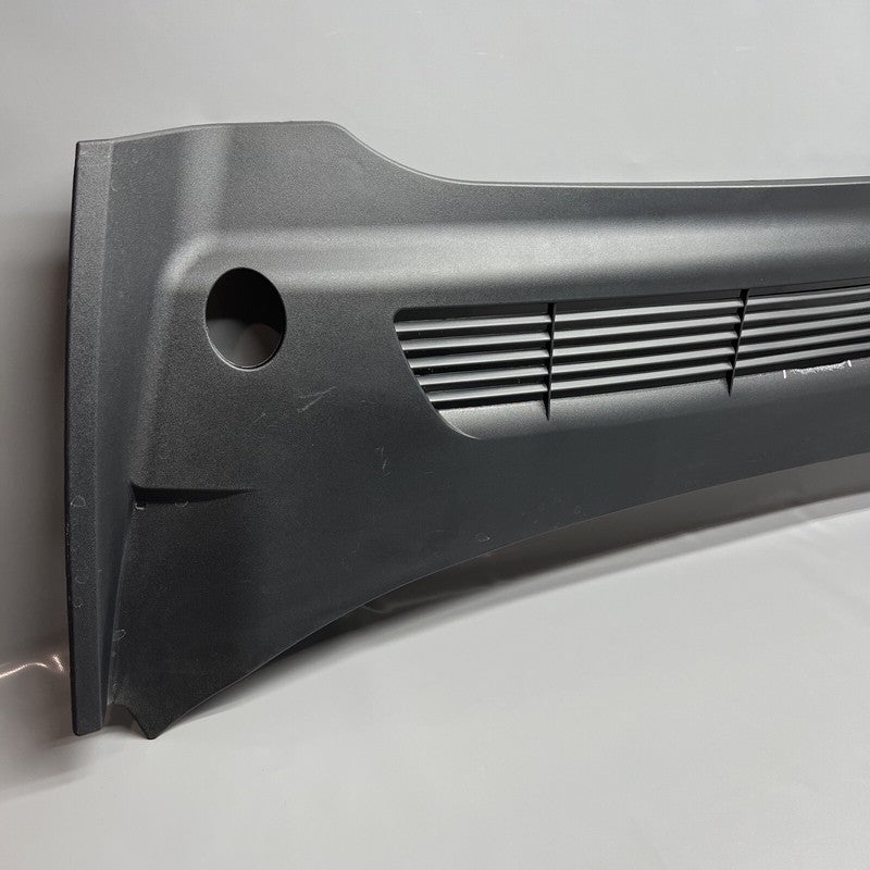 1619812-00-B TESLA MODEL Y WINDSHIELD WINDOW WIPER COWL PANEL 2020 21 22 2023 1619812-00-B