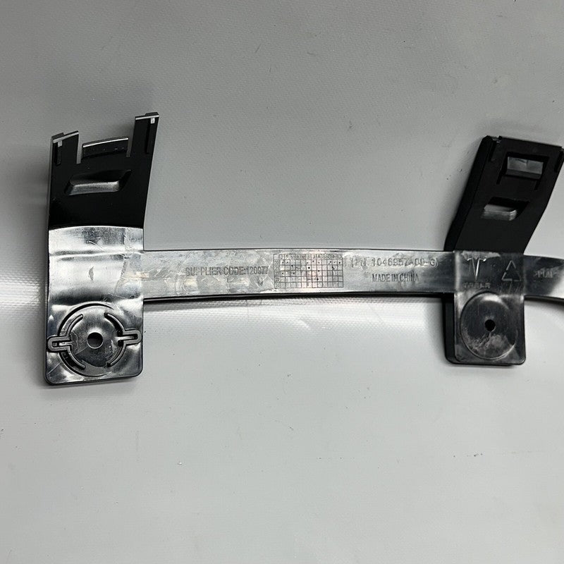 1046957-00-G TESLA MODEL X HEADLIGHT BRACKET SUPPORT LEFT 2015 16 17 18 19 20 2021 OEM