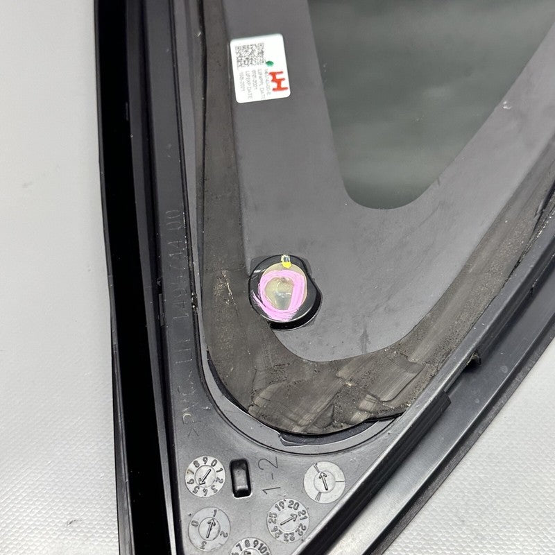 1495740-00-E TESLA MODEL Y QUARTER GLASS LEFT REAR 2020 2021 2022 2023 OEM 1495740-00-E