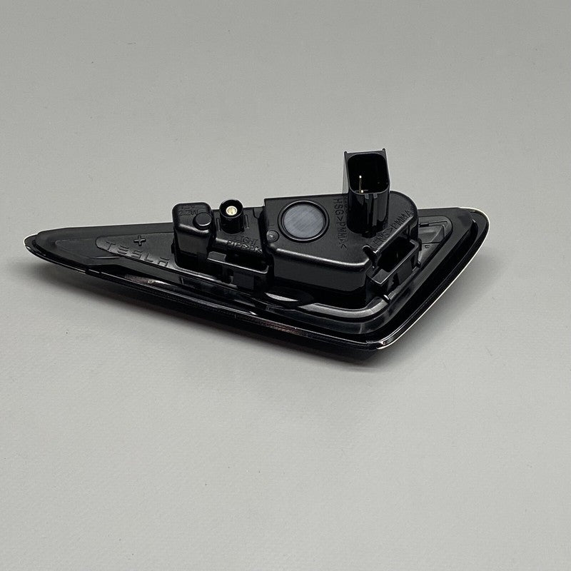 1642010-00-A TESLA MODEL Y FENDER MARKER CAMERA LEFT DRIVER 2020 2021 2022 2023 OEM