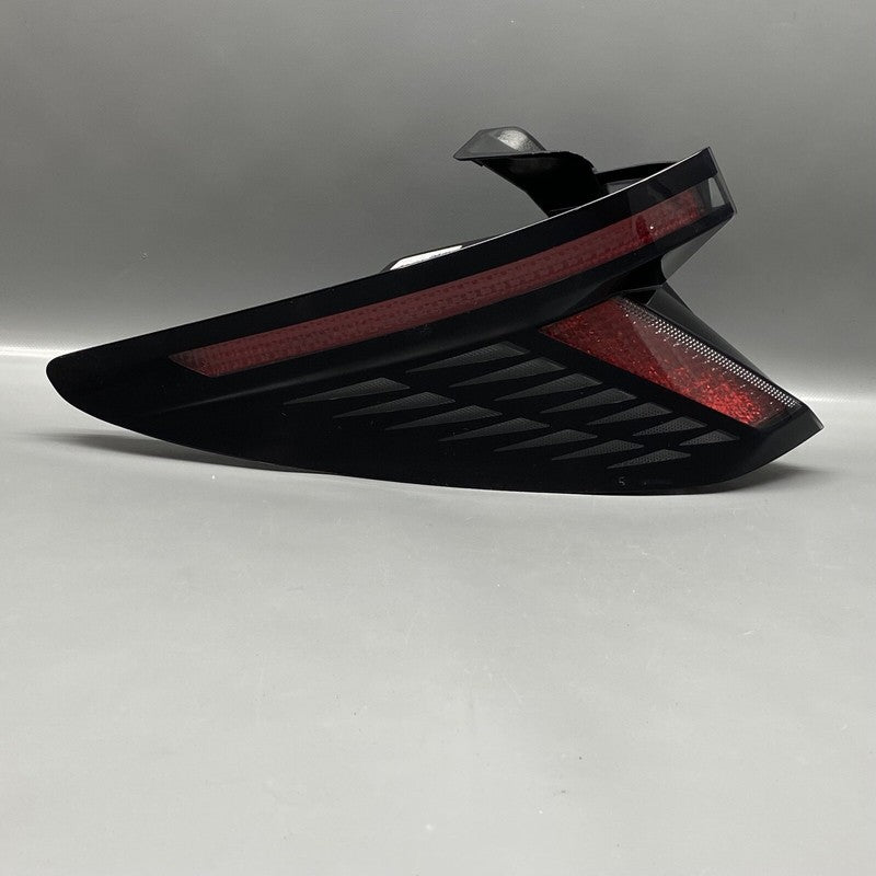 92401-N9150 HYUNDAI TUCSON TAIL LIGHT LEFT DRIVER 92401-N9150 2022 2023 OEM 